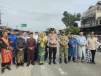 Wakapolsek Minas AKP Martius Ashairi Ikuti Pawai dan Pembukaan Julang Budaya Kecamatan Minas 2026