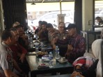 Duduk Bersama Warga di Warkop Yumin, Kapolda Babel Serap Keluhan Narkoba Hingga Masalah Timah