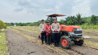 Polsek Koto Gasib dan Kelompok Tani Buka Lahan Baru untuk Dukung Ketahanan Pangan