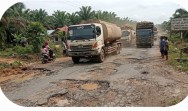 Jalan Dalu-Dalu–Simpang Kanteh Terancam Rusak, Warga Minta Pemerintah Tertibkan Truk Bertonase Besar