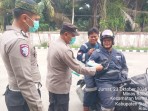 Antisipasi Dampak Tak Sehat Dari Kabut Asap, Polsek Minas Kembali Bagikan Ratusan Masker Kepada Masyarakat