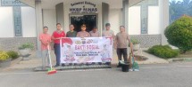 Sambut Hari Bhayangkara ke-80, Personel Polsek Minas Gelar Bakti Sosial dan Bersihkan Gereja HKBP Judika Minas