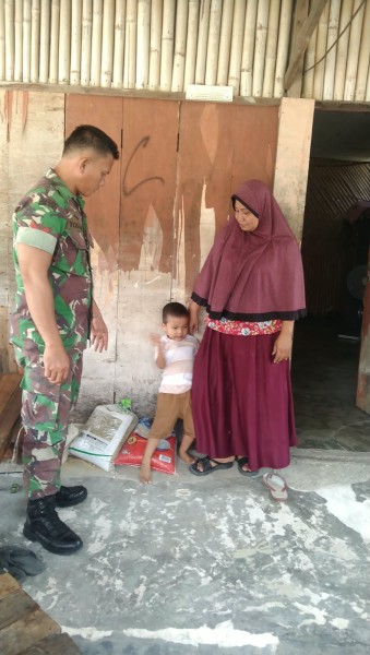 Babinsa Koramil Perawang Cek dan Data Anak Stunting di Kampung Tualang Timur
