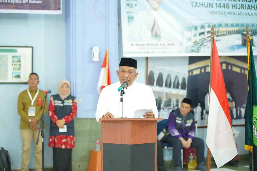 Bupati Rohul Resmi Lepas 445 JCH Kloter 9 Embarkasi Batam, Titip Doa untuk Kemajuan Daerah