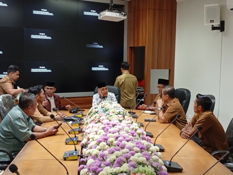 Komisi II DPRD Kabupaten Kampar menggelar rapat dengar pendapat (RDP) bersama Dinas