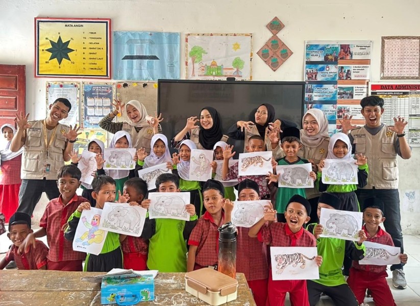 Kenalkan Kekayaan Hayati Nusantara, Mahasiswa KKN Reguler 87 USK Ajak Siswa SD Cintai dan Lestarikan Satwa Endemik Indonesia