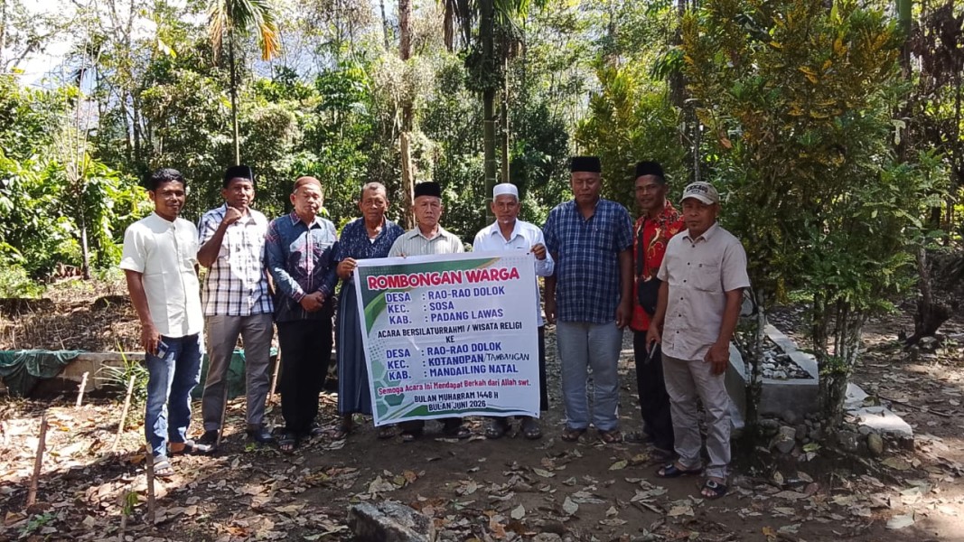 Silaturahmi Warga Desa Rao-Rao Dolok Padang Lawas ke Desa Rao-Rao Dolok Mandailing Natal, Pererat Persaudaraan dan Lestarikan Warisan Leluhur