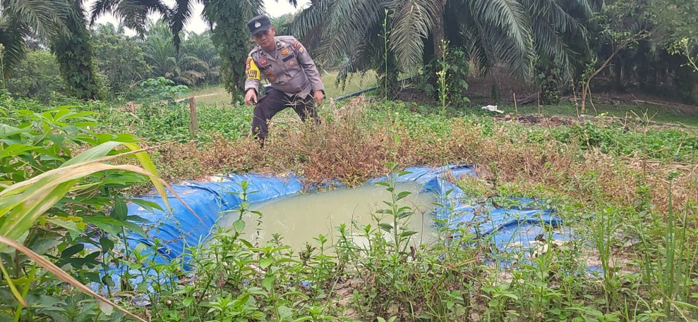 Polsek Minas Tinjau Embung Air untuk Dukung Penanaman Jagung Pipil di Minas Barat