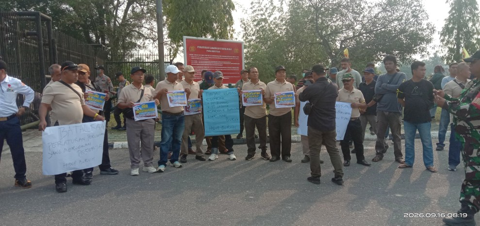 GELOMBANG UNRAS EKS PEKERJA PT BKP GUNCANG GATE SOUTH PHR RUMBAI, Empat Tuntutan Disuarakan, Soroti Dugaan Pelanggaran UU Ketenagakerjaan