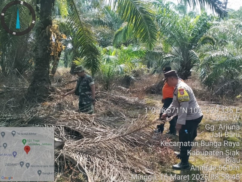 Sertu Ade SM Pimpin Patroli Ketat di Jatibaru, Cegah Karhutla demi Keamanan Bungaraya di Hari Minggu
