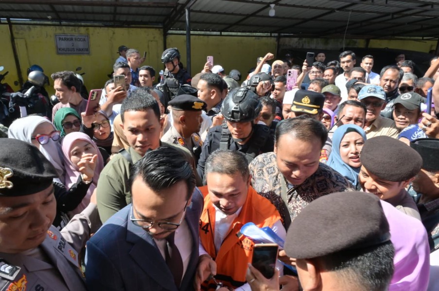 Bantah Semua Tuduhan Jaksa, Abdul Wahid: CCTV Sudah Rusak dan Uang yang Disita Adalah Sisa Perjalanan Dinas Luar Negeri