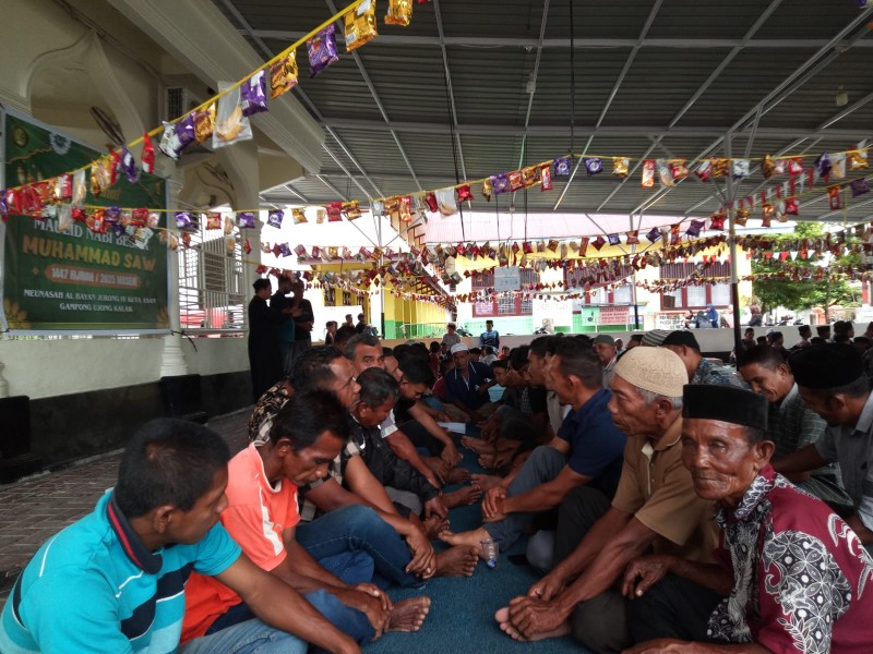 Tiga Gampong Gelar Zikir Maulid di Meunasah Albayak Ujong Kalak