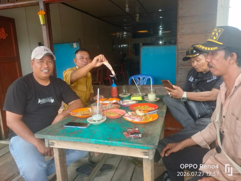 Pererat Sinergi dengan Pemerintah Desa, Wartawan 0kegas.co.id Jalin Silaturahmi di Sungai Buluh