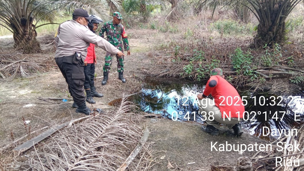 Babinsa Koramil 01/Siak Laksanakan Patroli Karhutla di Kampung Dayun.