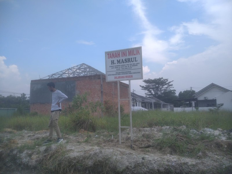 Menangkan Gugatan Pada PT Hanjaya Mandala Sampoerna, Kini Pemilik Lahan Pasang Plang Kepemilikan