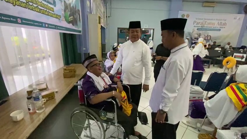 101 Jamaah Calon Haji Rohul Kloter 11 Dilepas Menuju Madinah dari Embarkasi Batam