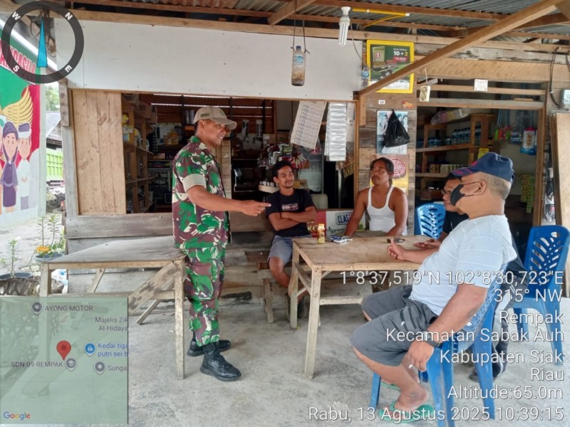 Babinsa Sertu Muhajirin Ajak Warga Kampung Rempak Aktifkan Kembali Pos Ronda