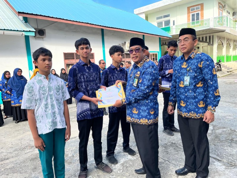 Kakankemenag Aceh Barat Apresiasi Siswa Peraih Juara OSMA 2025