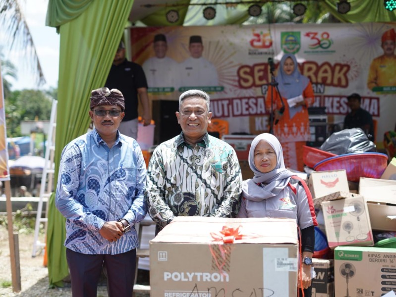 Bupati Rohul Anton Hadiri dan Apresiasi Antusias Warga di HUT ke-38 Desa Boncah Kesuma