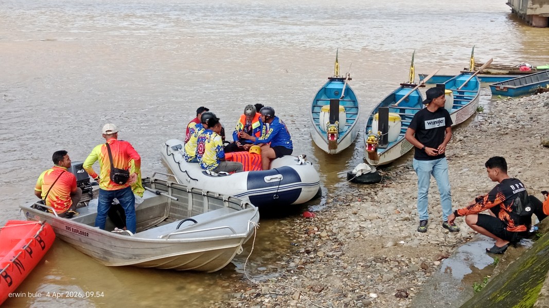 Pacu Sampan Mini di Sungai Kampar Kampung Gadang Bangkinang, di resmikan Bupati Kampar