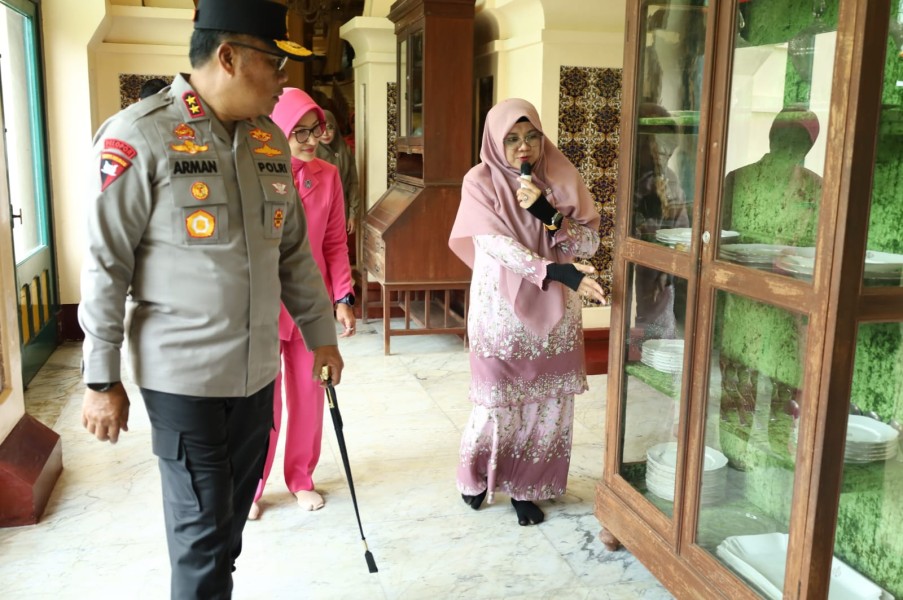 Kapolda Riau Sambangi Siak, Bupati Afni Paparkan Sejarah Kesultanan hingga Potensi Wisata
