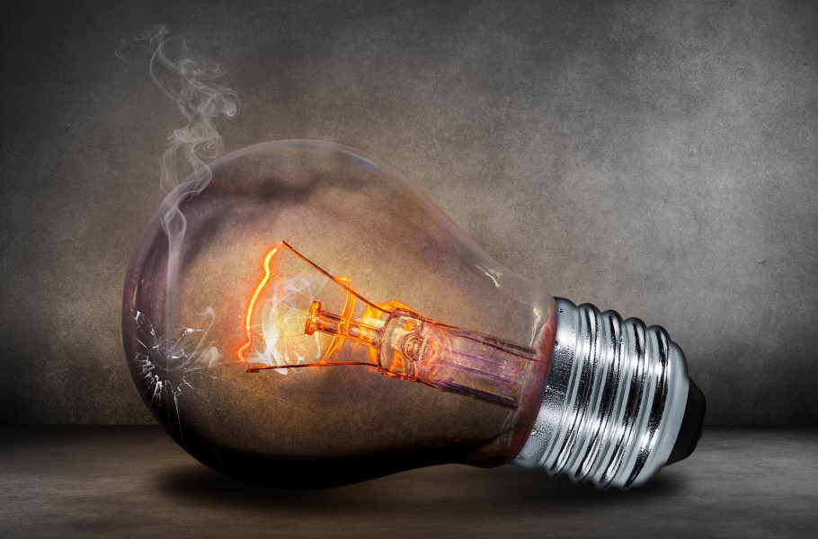 Listrik PLN Tak Pernah Stabil, Warga Kumu Melintang di Rohul Merana