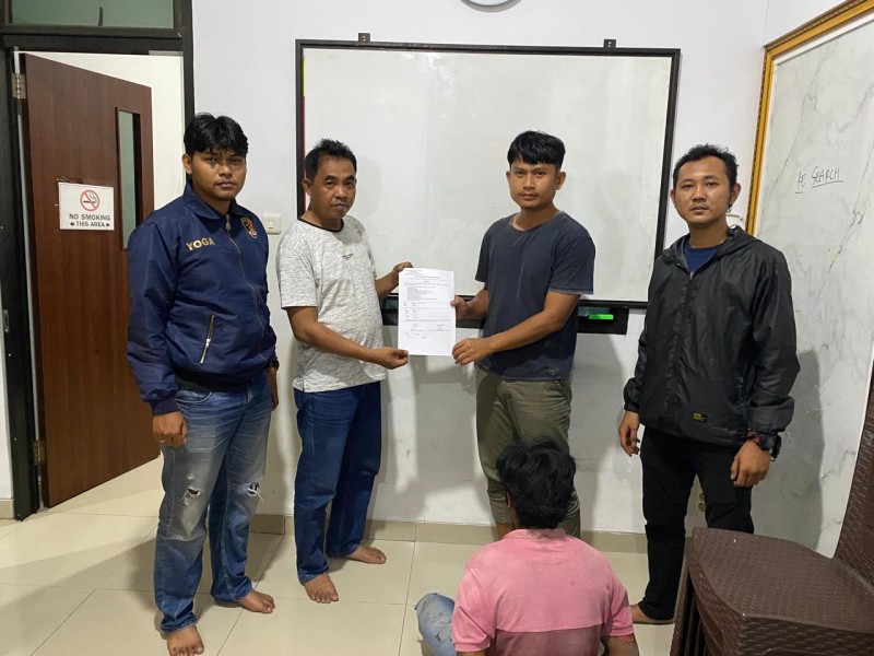 Gara-Gara Lem Aibon, Pemuda Pagarawan Hantam Tetangga Pakai Batu