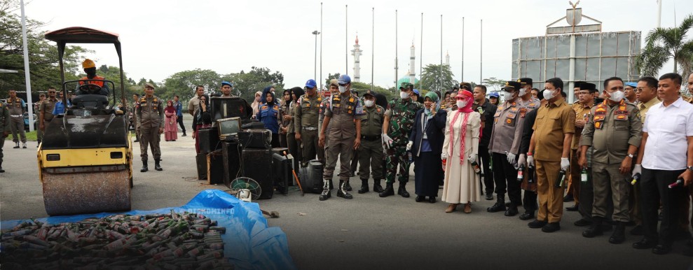 Wabup Rohul Pimpin Pemusnahan Barang Bukti Hasil Penegakan Perda Tahun 2025