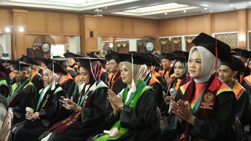 UPP Cetak 834 Sarjana Baru, Bupati Anton Ajak Wisudawan Jadi Agen Perubahan