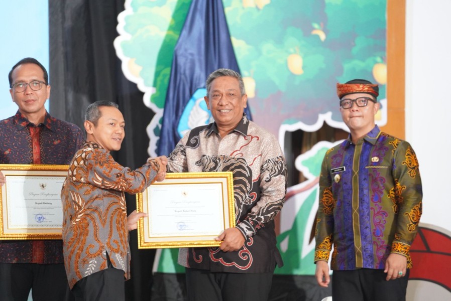 Satu-satunya di Riau, Rokan Hulu Raih Penghargaan Tertinggi Revitalisasi Bahasa dari Kemendikdasmen