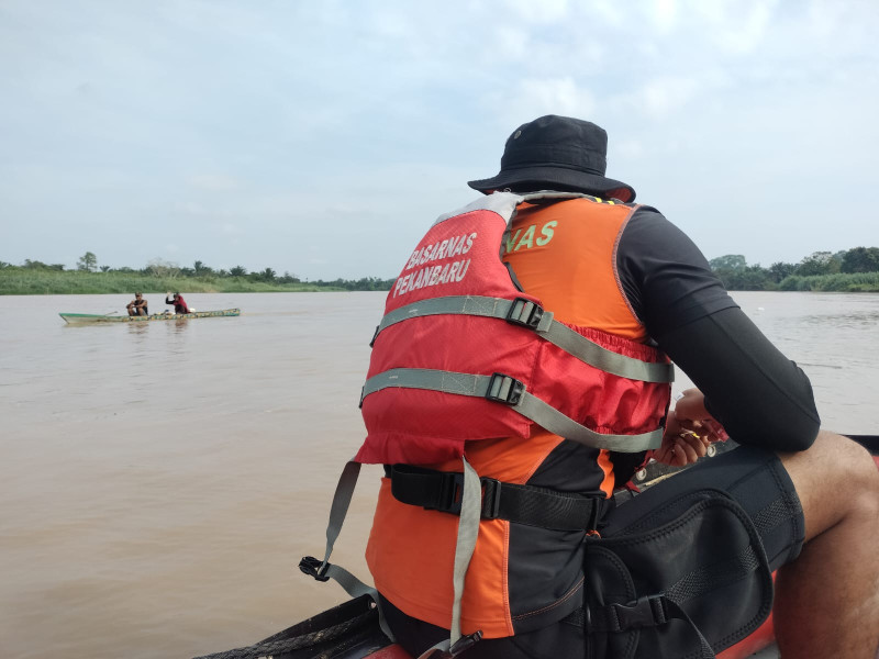 1 Orang Nelayan Dikabarkan Hilang Tenggelam di Desa Tambak Kab. Inhu Tim SAR Gabungan Masih Melakukan Pencarian