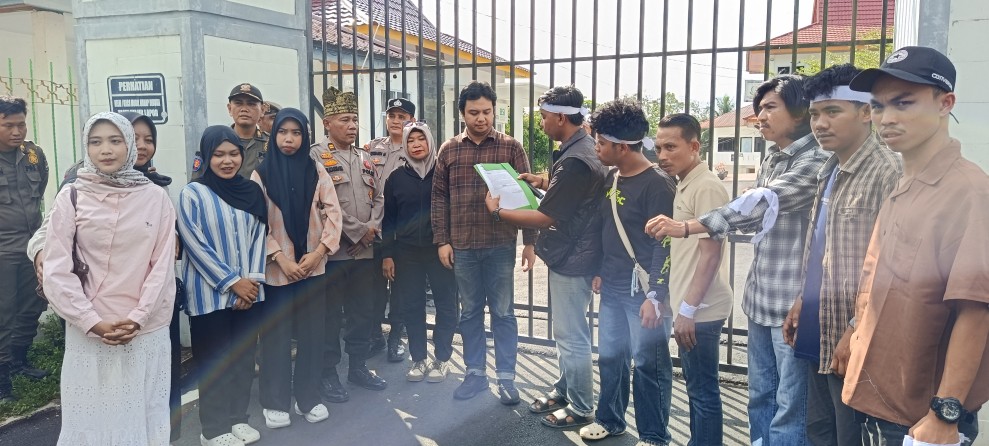 Aliansi Mahasiswa Rokan Hulu Demo di Kejari, Desak Usut Dugaan Dana Haji dan Evaluasi Total Prestasi MTQ 2026