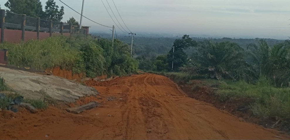 Hulu Irigasi HPT Kaiti Kubu Pauh Kritis Akibat Sawit dan Vila Ilegal, Aktivis Lingkungan Darbi S.Ag Desak Gakkum KLHK Tangkap Aktor Intelektual