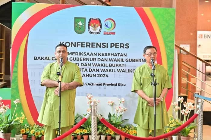 Pasangan Nasir-Wardan Jalani Pemeriksaan Kesehatan di RSUD Arifin Ahmad
