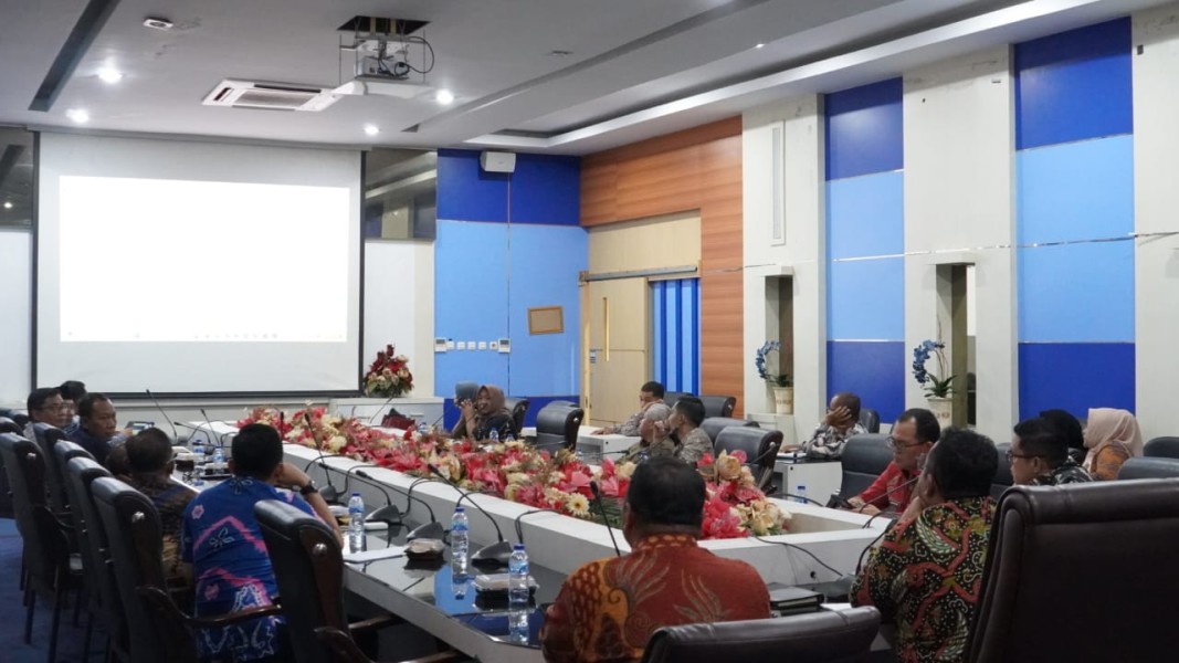 Sekda Zaki Pimpin Rakor percepatan Program MBG di Rohul
