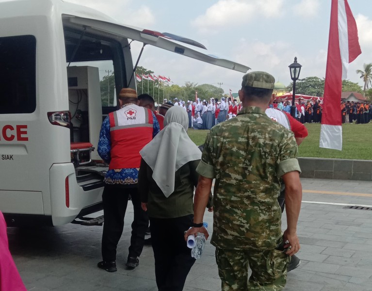 Anggota Paskibra dan Peserta Upacara HUT RI ke-81 di Siak Pingsan dan Sesak Napas
