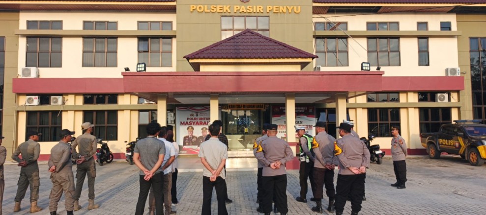 Polsek Pasir Penyu Gelar Apel Kesiapan Pengamanan Iduladha 1447 H, Pastikan Perayaan Berjalan Aman dan Kondusif