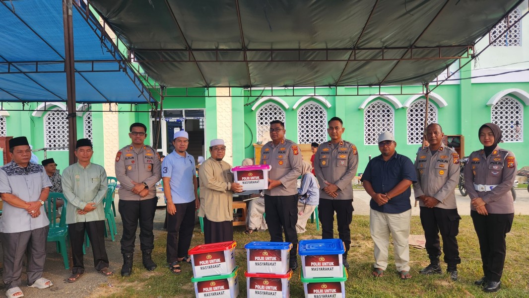 Pasca Kebakaran Asrama Ponpes Syekh Burhanuddin, Kapolres Kampar Datang Langsung Sampaikan Simpati dan Bantuan