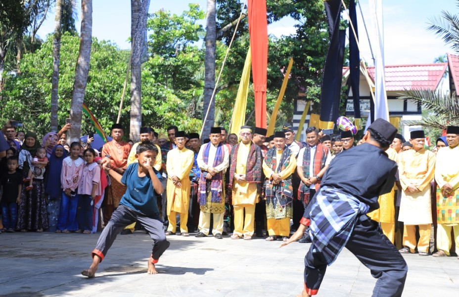 Dukung Tradisi Tetap Terjaga, Pemkab Rohul Hadiri Tradisi Mandai Ulu Taon