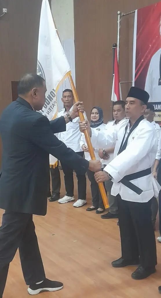 Penyerahan Bendera Pataka Tandai Pelantikan Pengurus Taekwondo Kabupaten Kampar