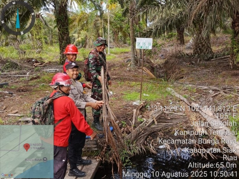Patroli Karhutla Koramil 06/Sabak Auh Pastikan Kondisi Aman di Kampung Temusai