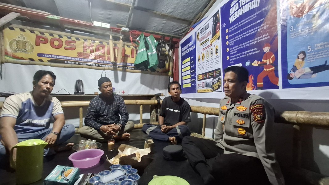 Kapolsek Minas Tinjau Pos Satkamling Prima di Kelurahan Minas Jaya