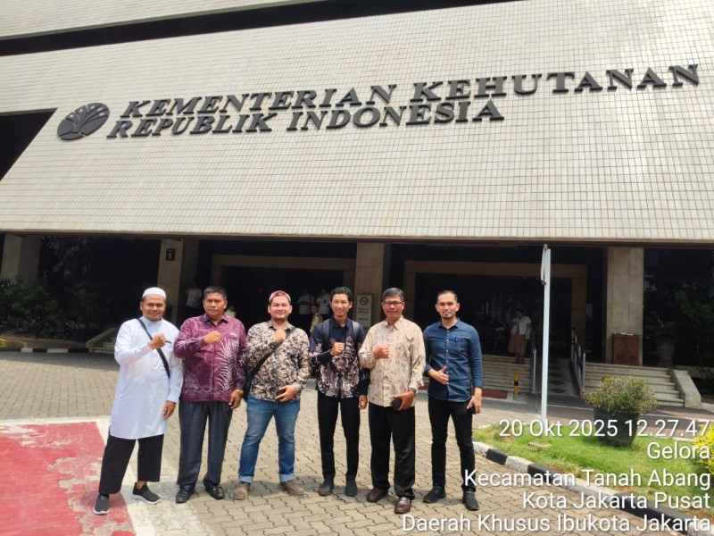 Yayasan Sulusulu Pelita Negeri Gandeng Masyarakat Menanam Pohon Aren, Cempedak, dan Tanaman Hutan Lainnya di Riau