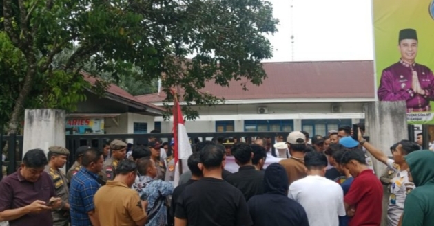 Aksi Unjuk Rasa Mahasiswa di Kantor Dishub, Desak Kepala Dinas Segera Dicopot