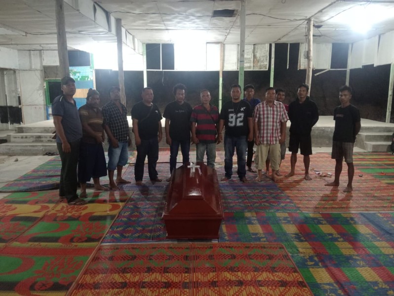 Belum Ada Keluarga Datang, PAC GRIB Jaya Minas Jaga Jenazah Korban Kecelakaan Semalaman