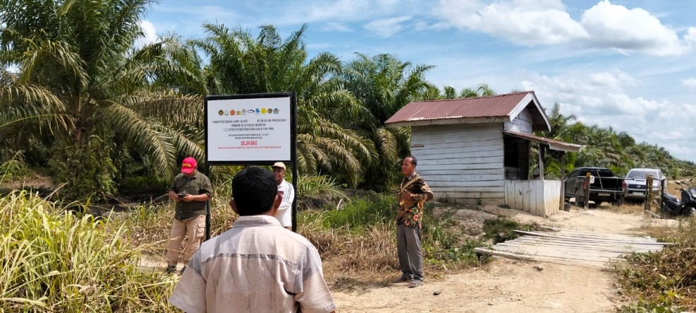 Satgas PKH dan Kejaksaan Tinggi Riau Pasang Plang di Kebun Plasma KOPSA B Rantau Binuang Sakti