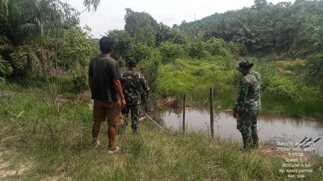Babinsa Kodim 0322/Siak Gelar Patroli Pencegahan Karhutla di Bungaraya dan Dayun
