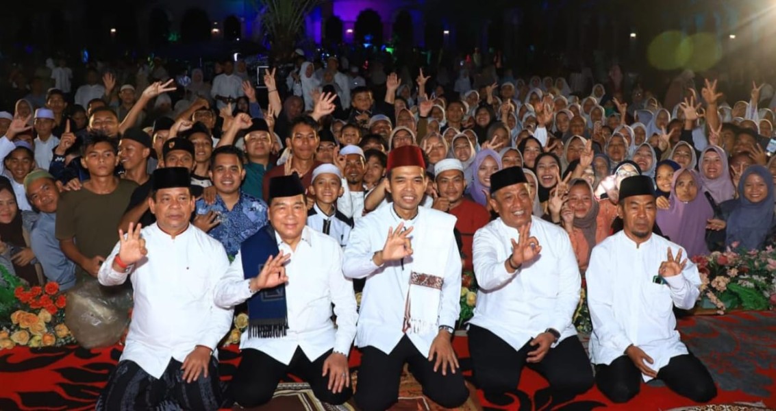 Guyuran Hujan Tak Surutkan Semangat Ribuan Warga Hadiri Tabligh Akbar HUT Rohul ke-26