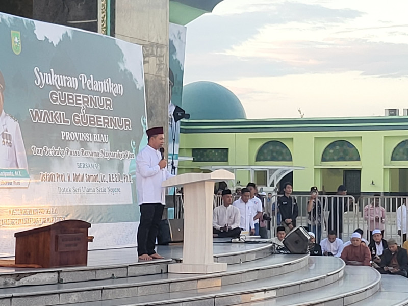 Gubernur Riau dan wakil gubernur Riau,  buka bersama masyarakat di Masjid AN-NUR pekan baru