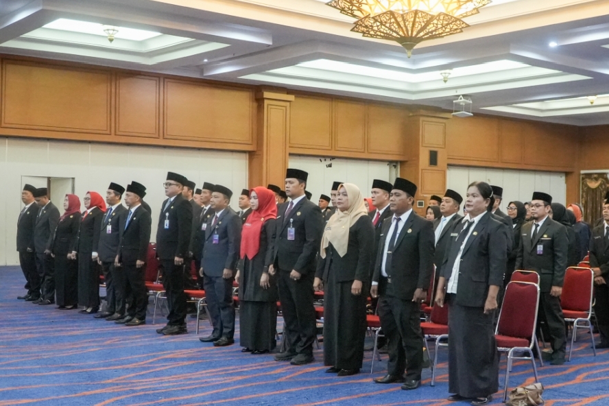 Bupati Anton Lantik Pejabat Eselon II, III, Kepala Sekolah, dan Kapus: Jangan Tunggu Perintah, Jadilah Pejabat Proaktif
